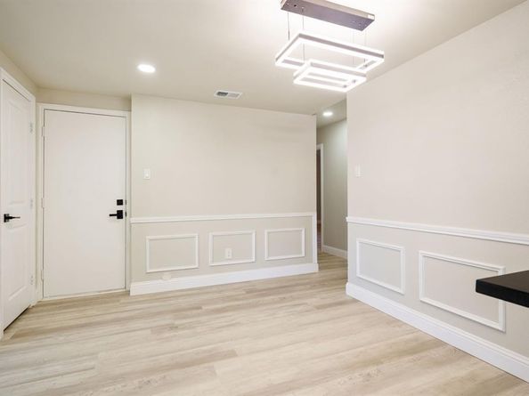 6702  Flamewood Drive , Arlington Texas 76001