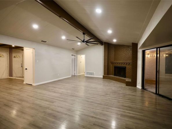 905  Pine Tree  , DeSoto Texas 75115