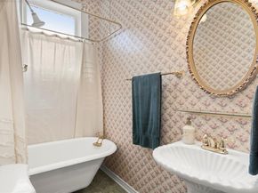 441 S Dallas Avenue , Lancaster Texas 75146