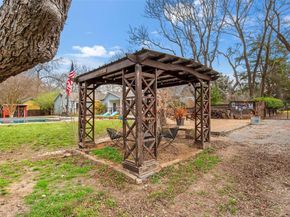 441 S Dallas Avenue , Lancaster Texas 75146