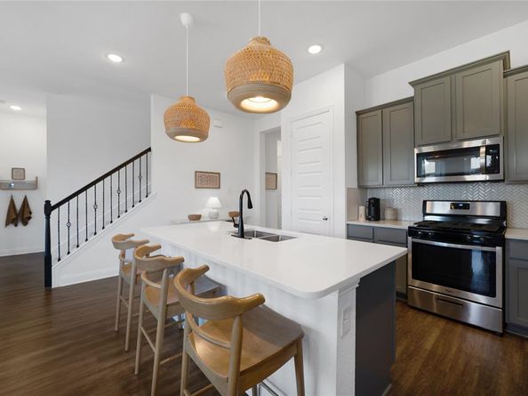 1501  White Water Way , Aubrey Texas 76227