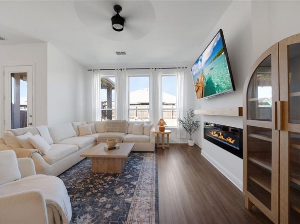 1501  White Water Way , Aubrey Texas 76227