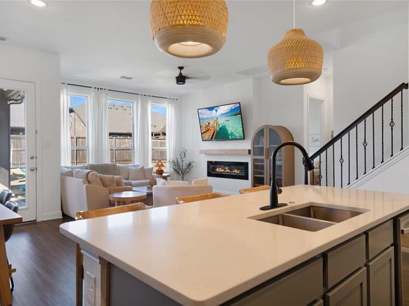 1501  White Water Way , Aubrey Texas 76227