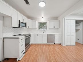 1022  Churchill Road , Fort Worth Texas 76114