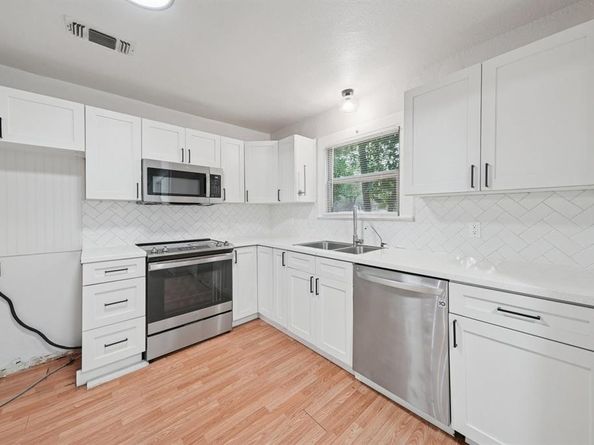 1022  Churchill Road , Fort Worth Texas 76114