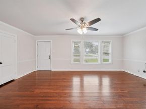 1022  Churchill Road , Fort Worth Texas 76114