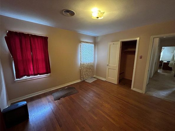 3435  Poinsettia Drive , Dallas Texas 75211