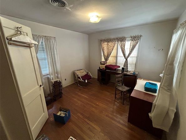 3435  Poinsettia Drive , Dallas Texas 75211