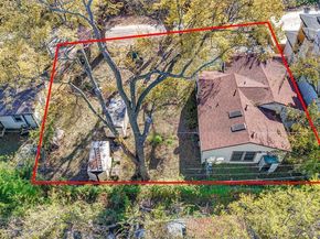 917  Walkway Street , Dallas Texas 75212