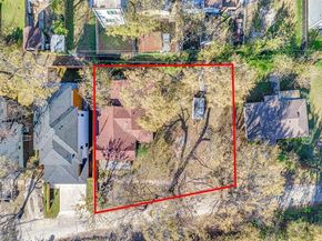 917  Walkway Street , Dallas Texas 75212