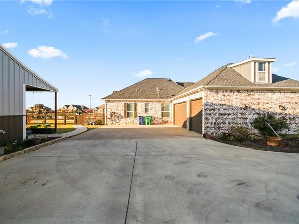 125  George Owens Road , Ponder Texas 76259