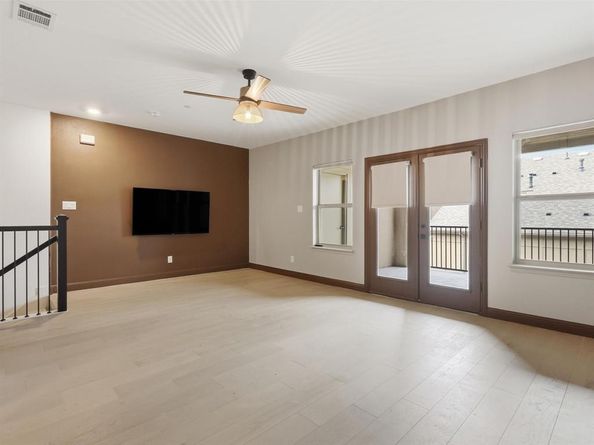 4413  Murphy Lane , Carrollton Texas 75010