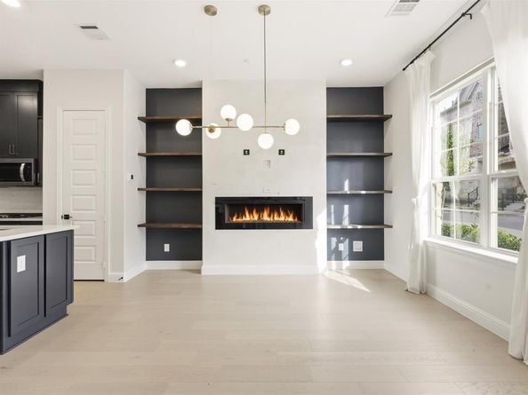 4413  Murphy Lane , Carrollton Texas 75010