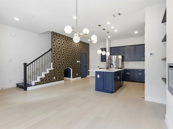 4413  Murphy Lane , Carrollton Texas 75010