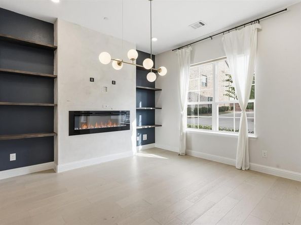 4413  Murphy Lane , Carrollton Texas 75010