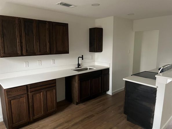 3771  Stagecoach Trail , Dallas Texas 75241