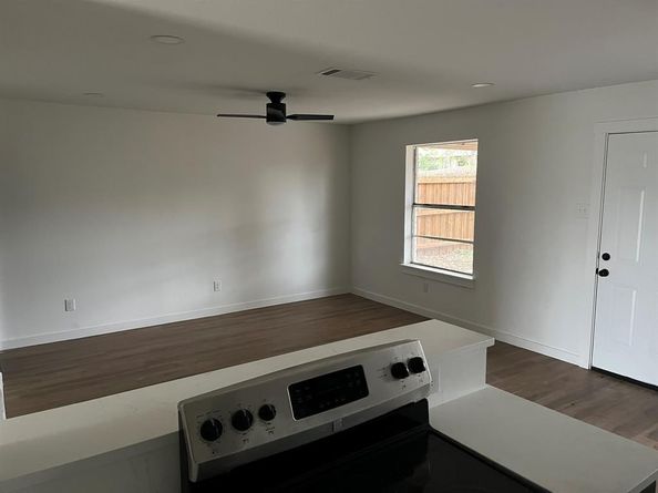 3771  Stagecoach Trail , Dallas Texas 75241