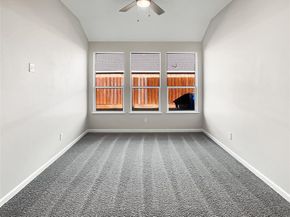 1211  Dacki Avenue , Dallas Texas 75211