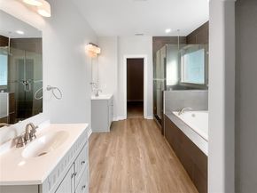 1211  Dacki Avenue , Dallas Texas 75211