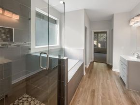 1211  Dacki Avenue , Dallas Texas 75211