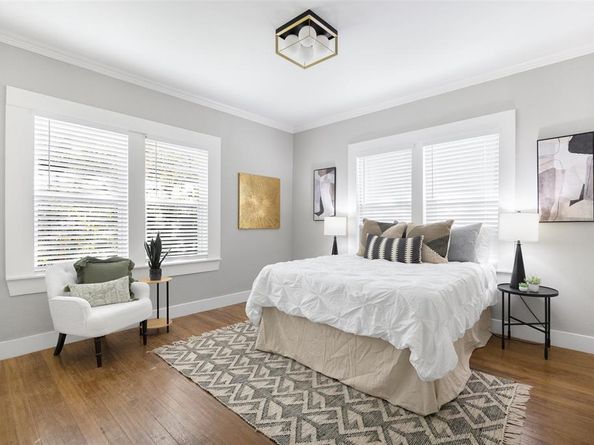 813  Elsbeth Street , Dallas Texas 75208