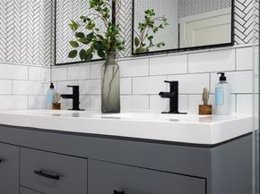 813  Elsbeth Street , Dallas Texas 75208