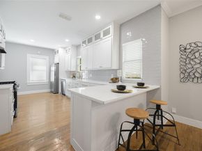 813  Elsbeth Street , Dallas Texas 75208