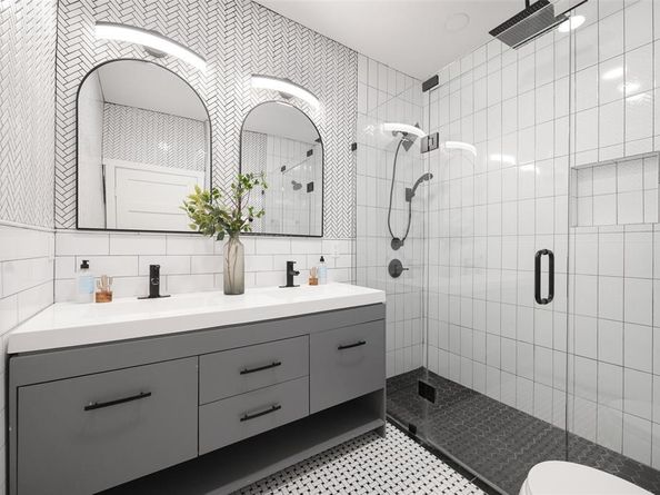 813  Elsbeth Street , Dallas Texas 75208