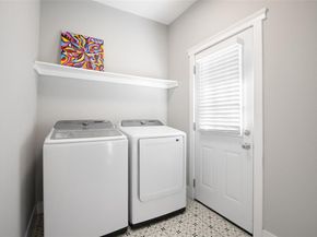 813  Elsbeth Street , Dallas Texas 75208