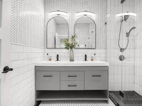 813  Elsbeth Street , Dallas Texas 75208