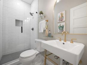 813  Elsbeth Street , Dallas Texas 75208