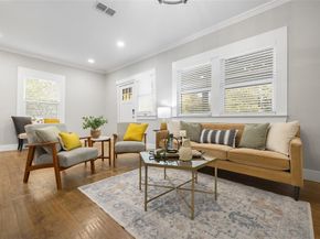 813  Elsbeth Street , Dallas Texas 75208