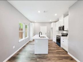 1615 E Hattie Street , Fort Worth Texas 76104