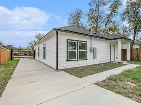 1615 E Hattie Street , Fort Worth Texas 76104