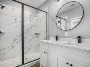 1615 E Hattie Street , Fort Worth Texas 76104