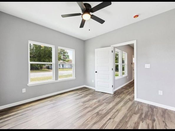 1615 E Hattie Street , Fort Worth Texas 76104