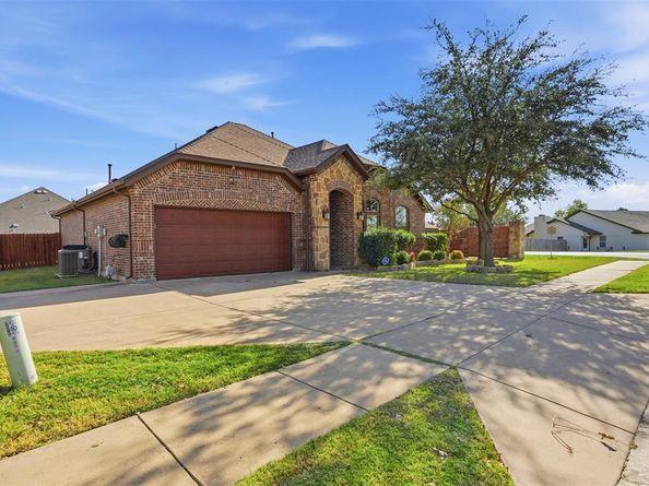 8900  Stone Top Drive , Fort Worth Texas 76179
