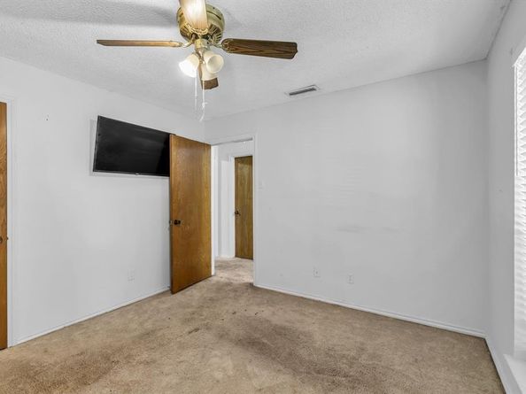 609  Kingsbridge Drive , Garland Texas 75040