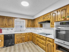 609  Kingsbridge Drive , Garland Texas 75040