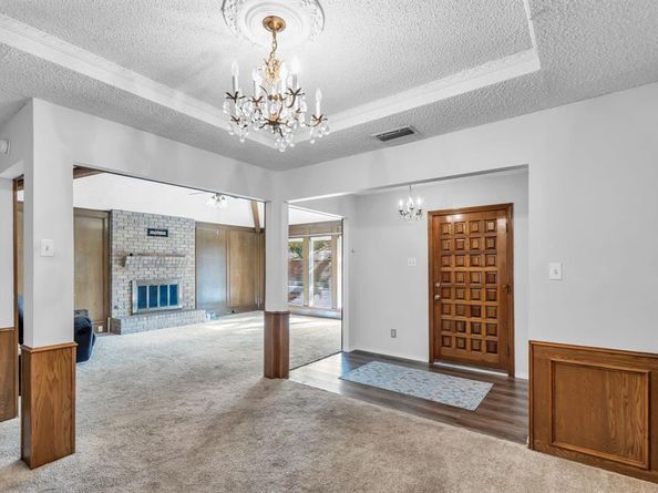 609  Kingsbridge Drive , Garland Texas 75040