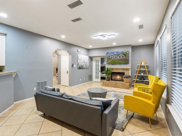 4501  Westbriar Lane , Grand Prairie Texas 75052