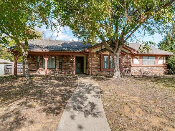 520  Baker Drive , Hurst Texas 76054