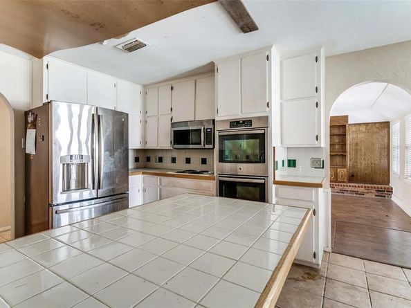 520  Baker Drive , Hurst Texas 76054