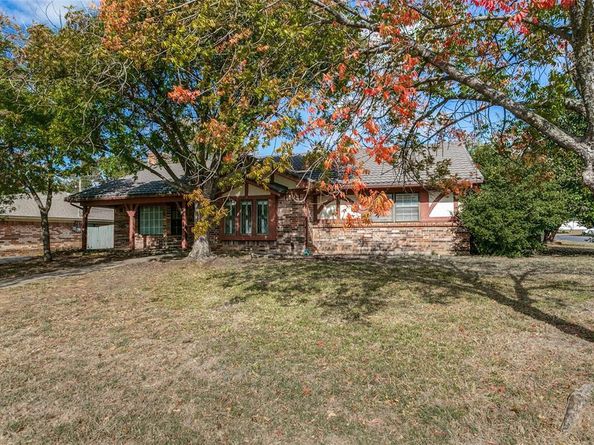 520  Baker Drive , Hurst Texas 76054