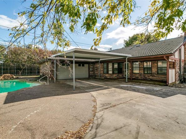 520  Baker Drive , Hurst Texas 76054