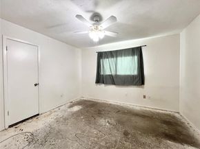 19 W Mountain Creek Drive , Grand Prairie Texas 75052