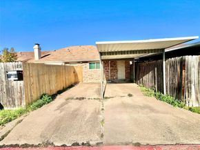 19 W Mountain Creek Drive , Grand Prairie Texas 75052