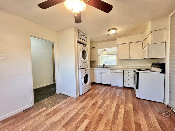 19 W Mountain Creek Drive , Grand Prairie Texas 75052