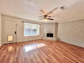 19 W Mountain Creek Drive , Grand Prairie Texas 75052