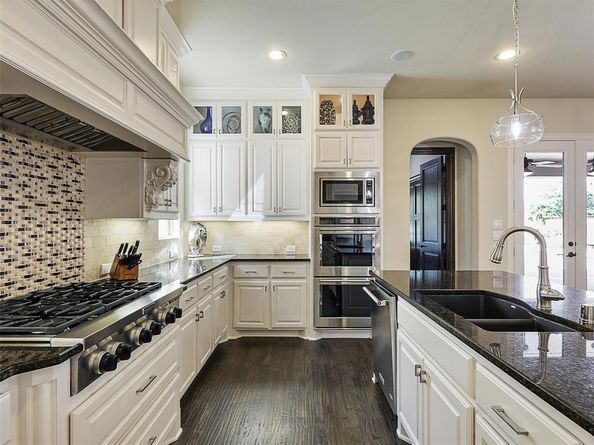 3644  Benchmark Lane , Frisco Texas 75034